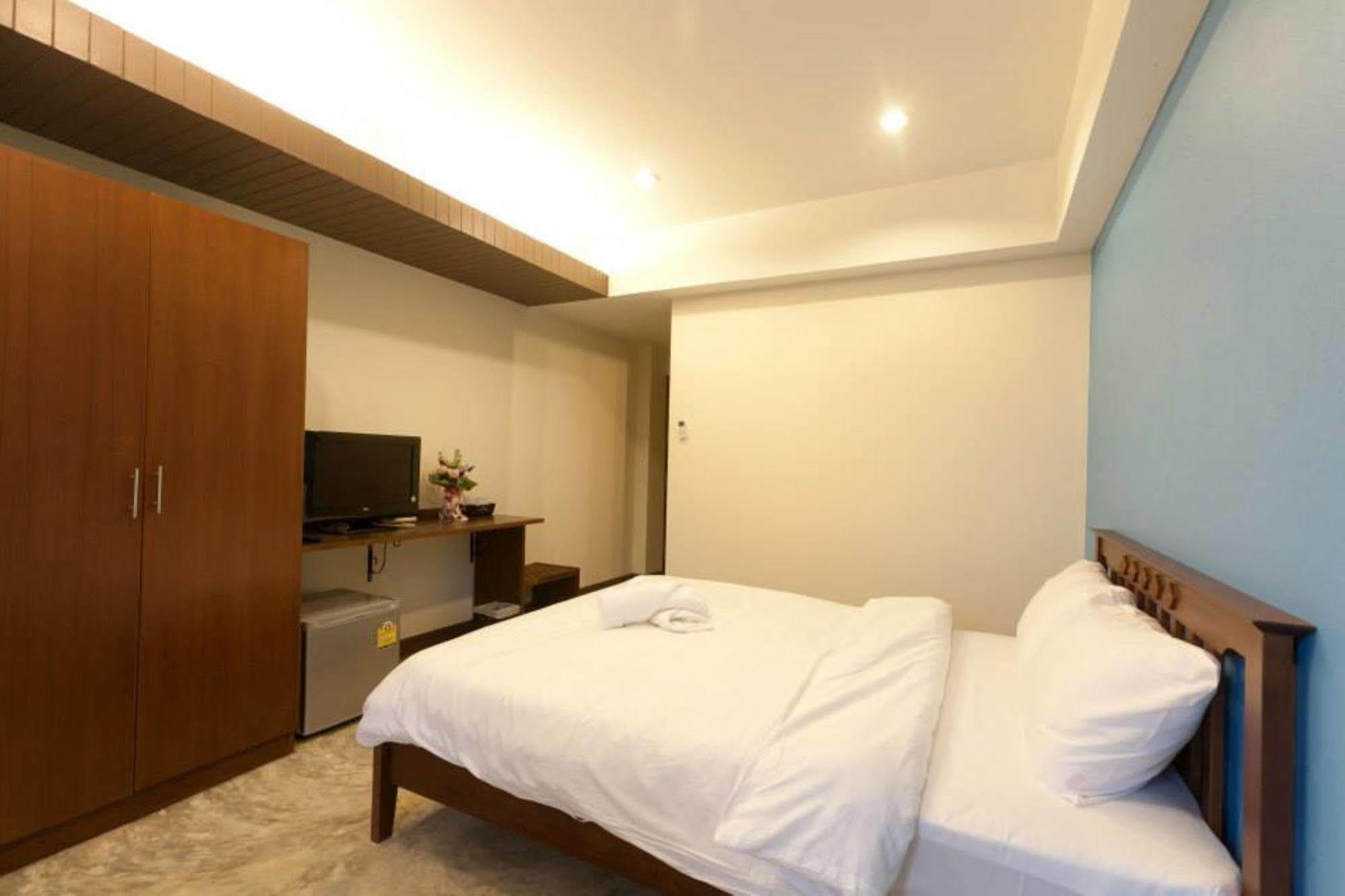 Khách sạn Oyo 233 Sunshine House 3*
