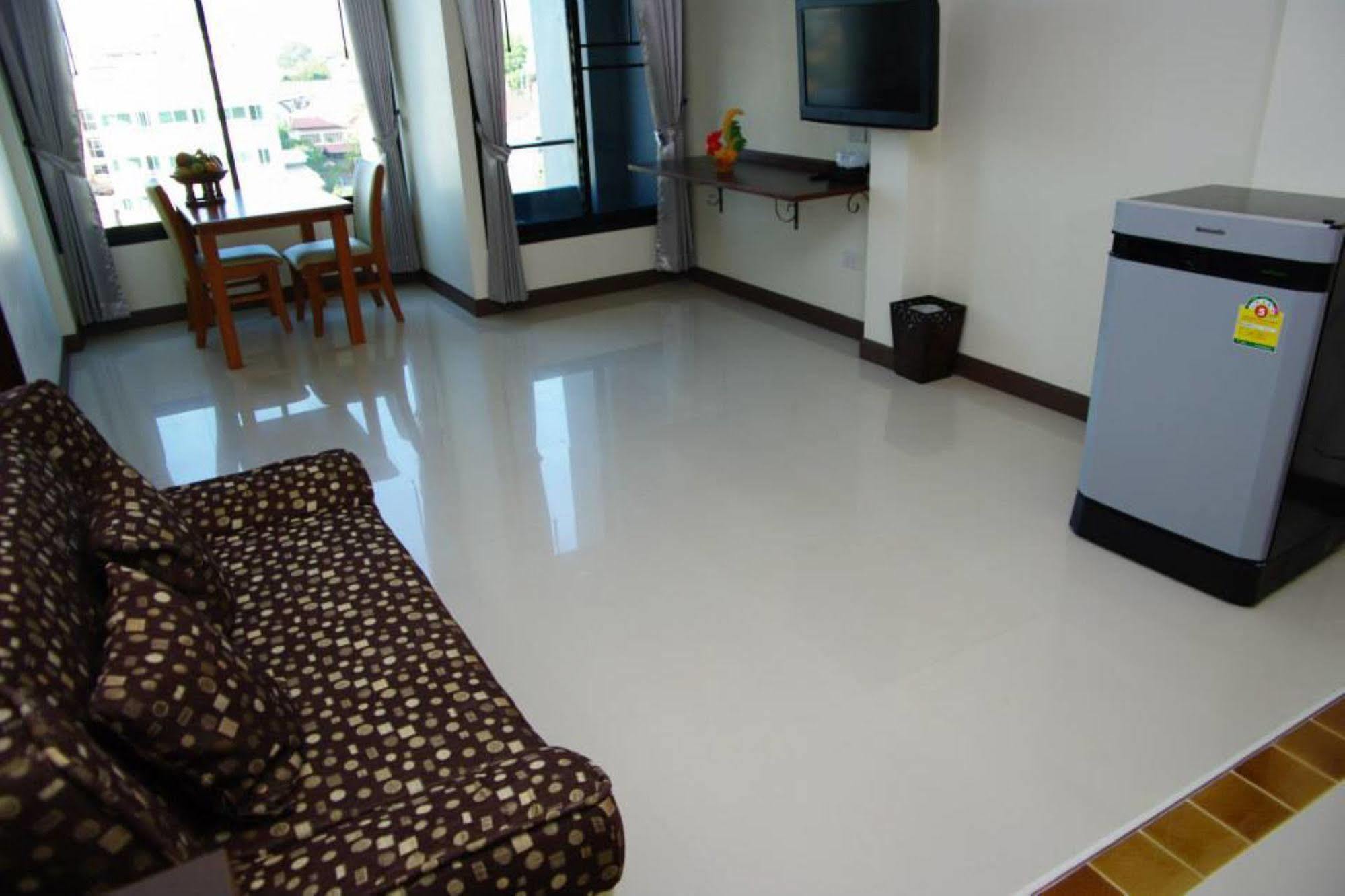 Oyo 233 Sunshine House Khách sạn
